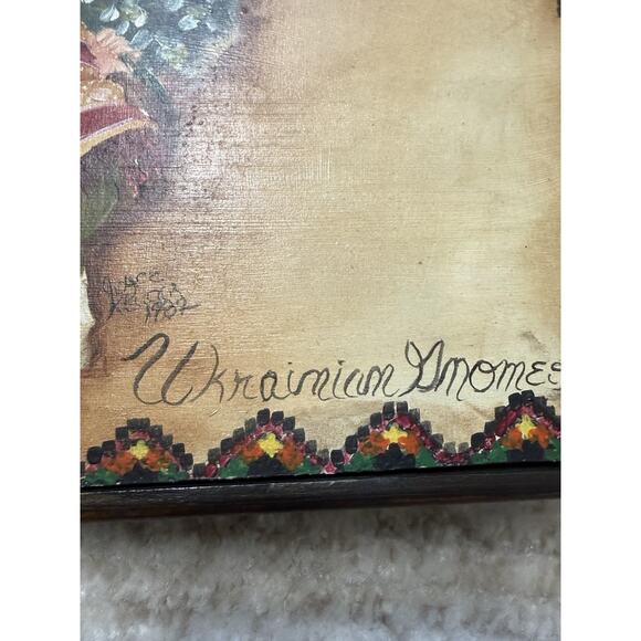 christmas Hand Painted Ukrainian kissing Gnomes Wooden Box Signed Folk Art - Picture 9 of 10